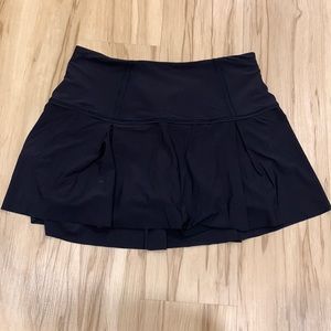 Lululemon black skirt